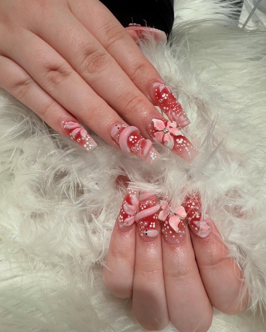 Chrome and glitter nail set by Pearl Spa