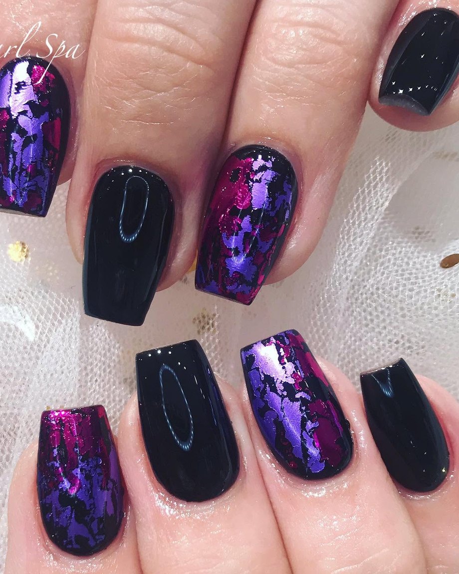 Custom signature nail set by Pearl Spa